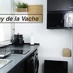 Chaine Des Puys Avec Garages Attenants 公寓 *