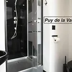 Chaine Des Puys Avec Garages Attenants