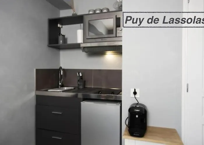 Chaine Des Puys Avec Garages Attenants